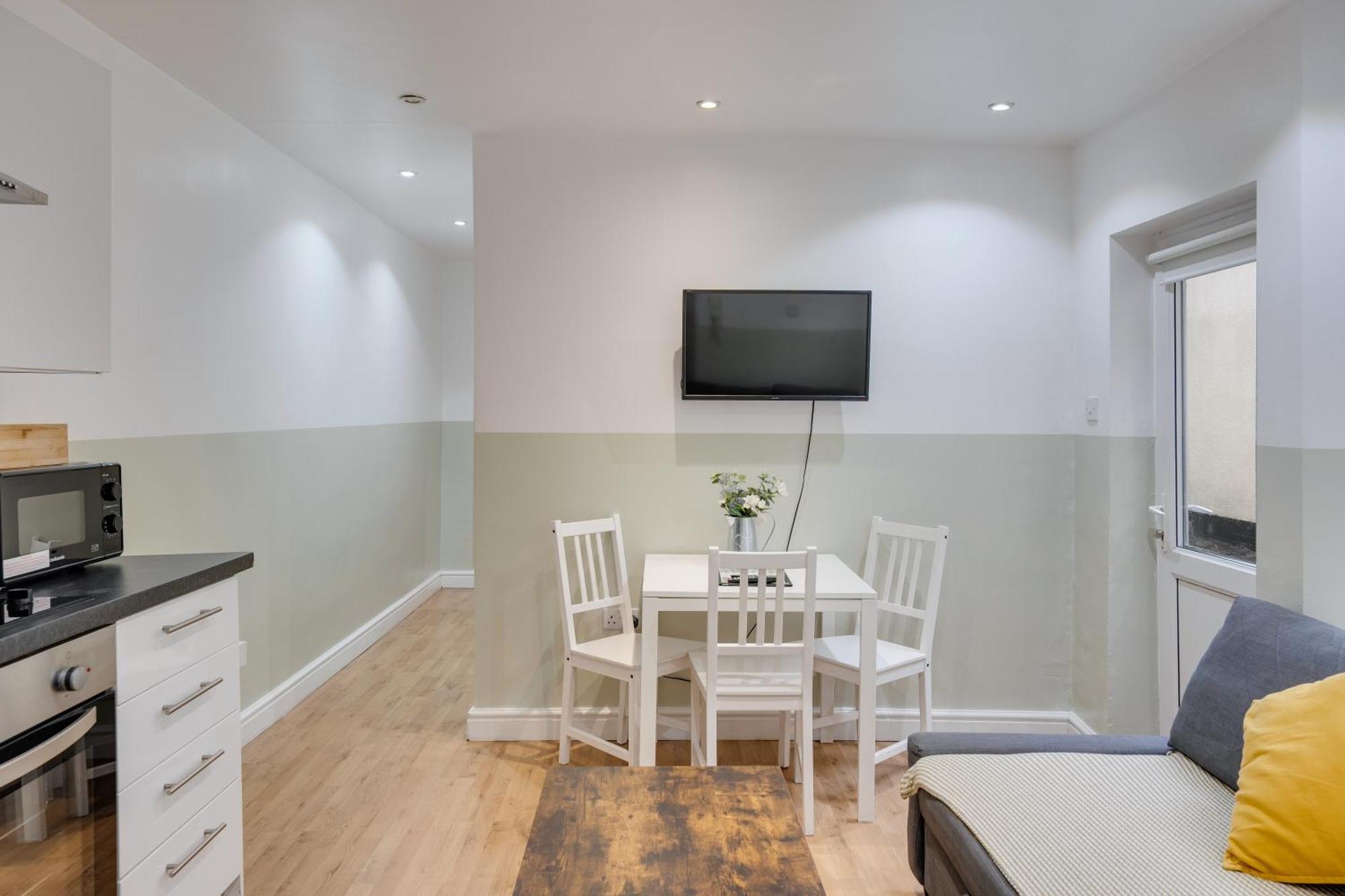 2 Bedroom Apartment For Up To 6 Nr Centre 카디프 외부 사진
